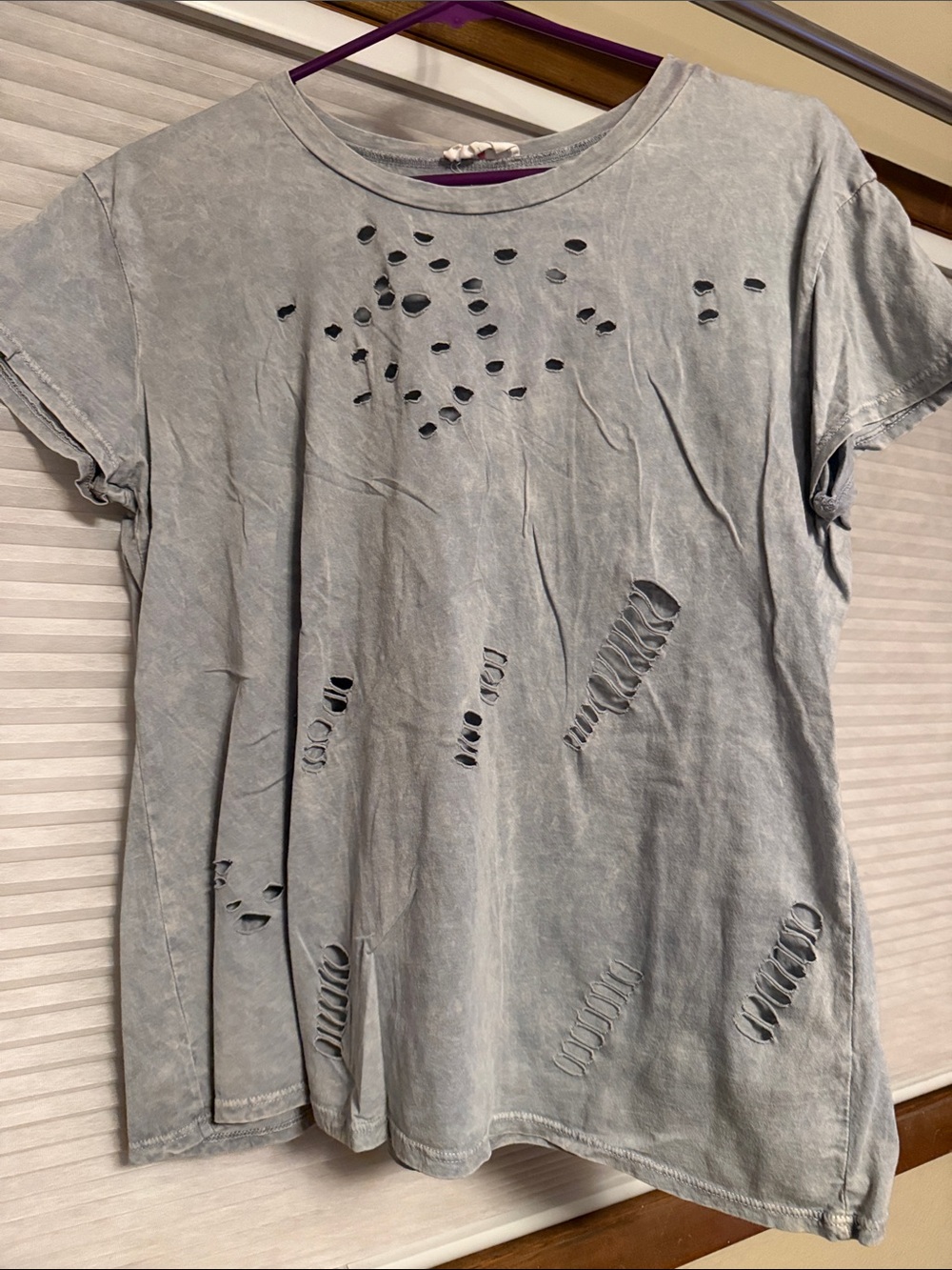 Women's Distressed Short Sleeve Tee - Light Gray